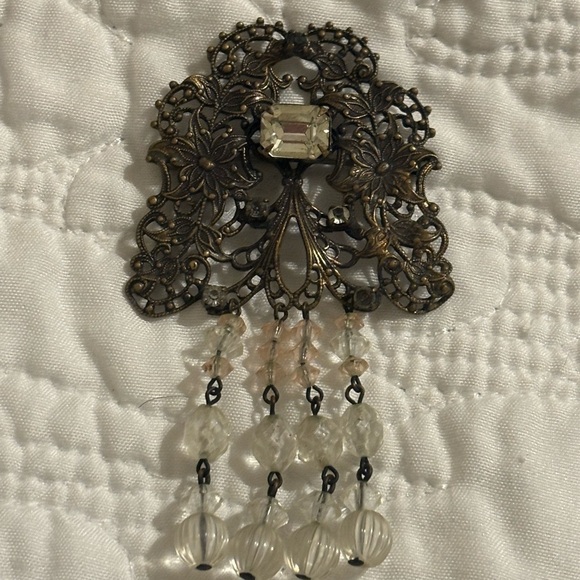 Vintage Brooch with waterfall Crystal Accents - Picture 1 of 5